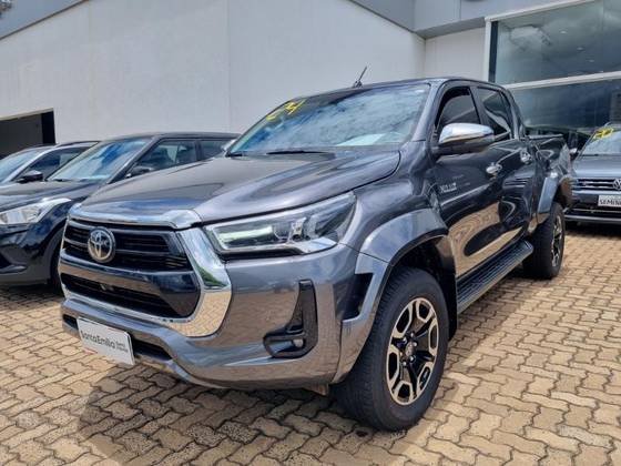 TOYOTA HILUX 2.8 D-4D TURBO DIESEL CD SR 4X4 AUTOMÁTICO